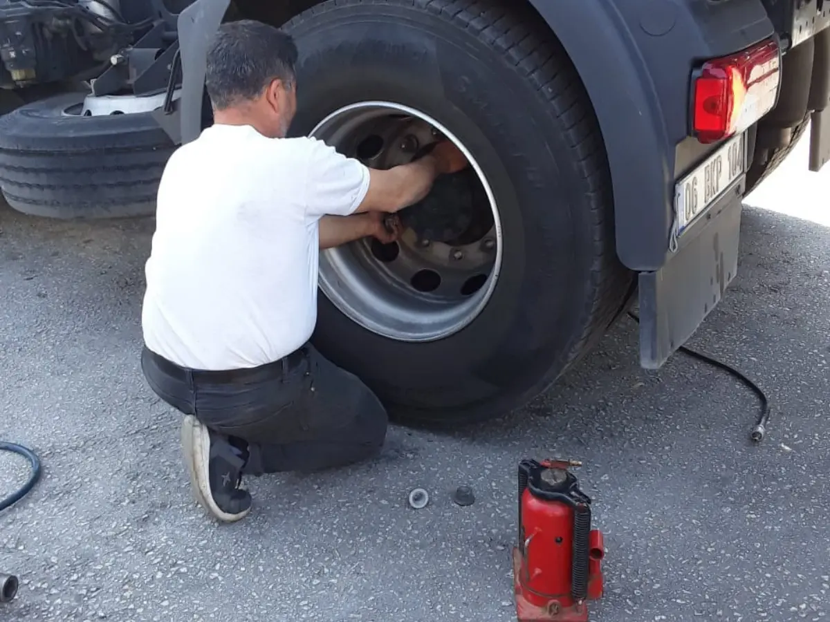 Yakakent Oto Lastikçi